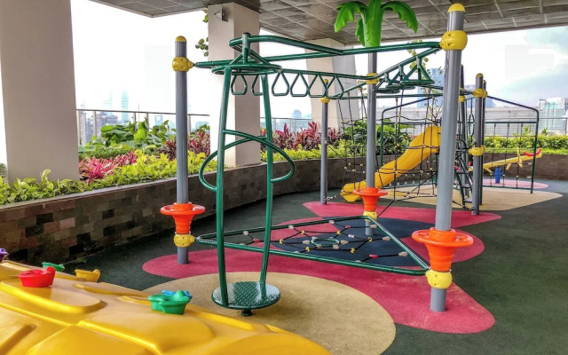 Spacious 3Br With Private Lift At Menteng Park Apartment