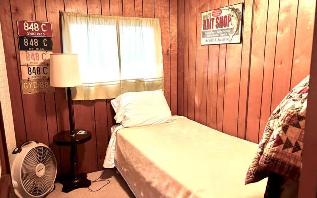White Caps Motel
