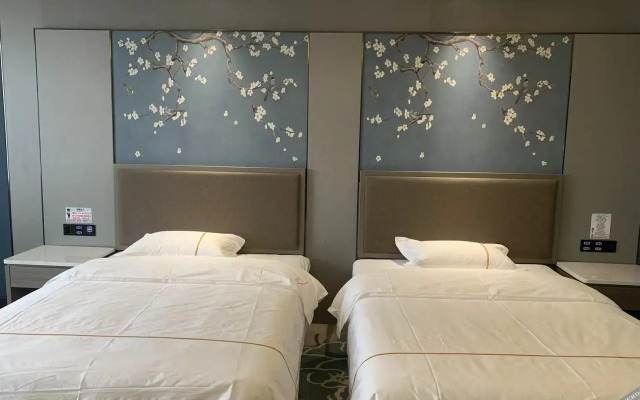 Holiday Inn Huaneng Kuqa