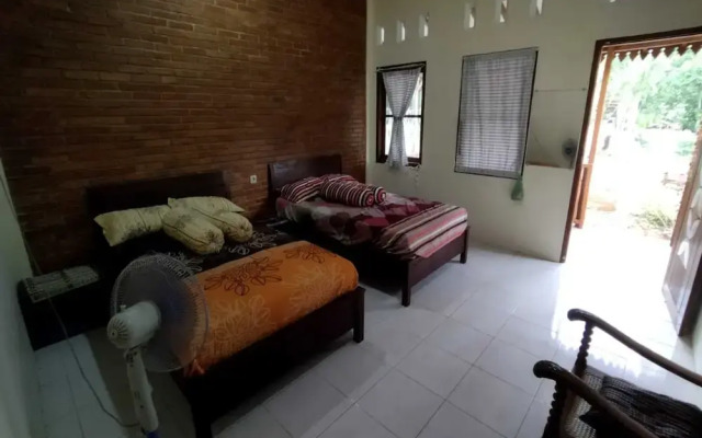 Borobudur Kampung Homestay - Sri Udaneni