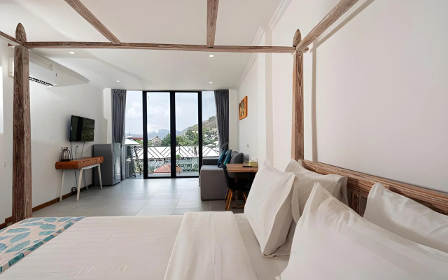 Komodo Suites Downtown – Guest Rooms – Labuan Bajo