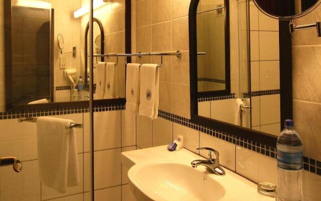 Protea Hotel by Marriott Dar es Salaam Courtyard
