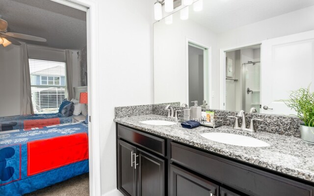 9018cg 6 Bedroom Home