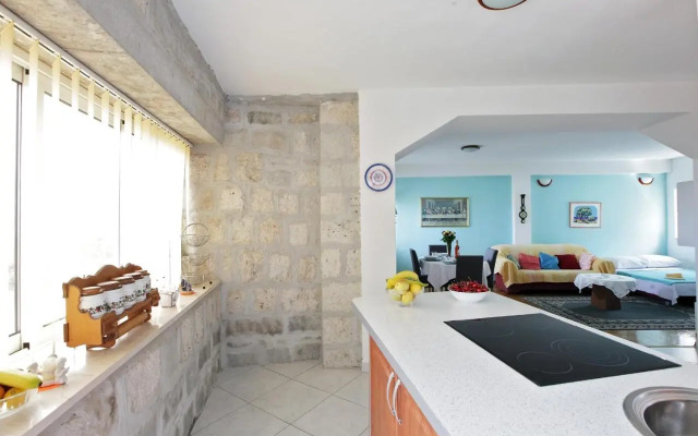 Stone Villa Rea