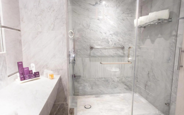 HS HOTSSON Hotel Leon