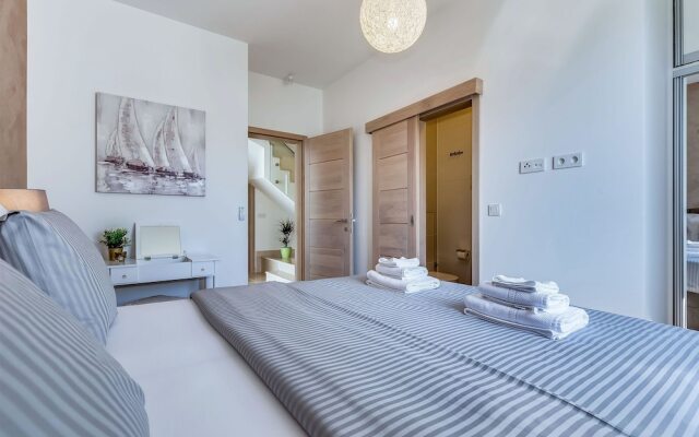 House Luxus Villa Arly