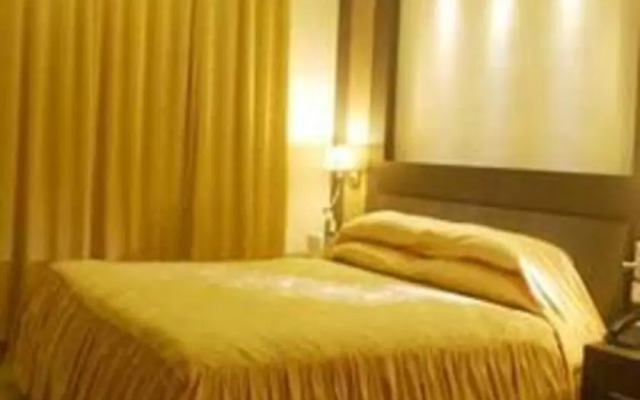 Hotel Monad