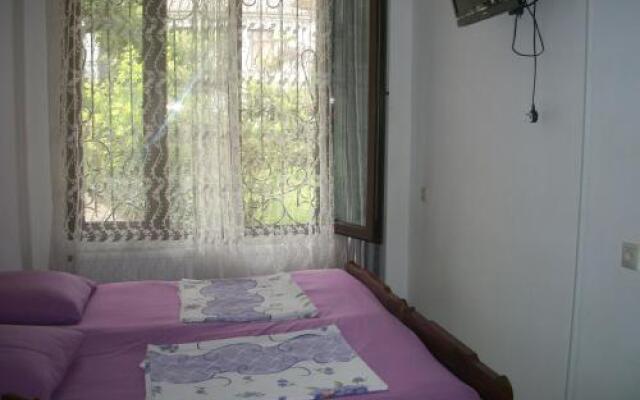 Rezo's Guest House