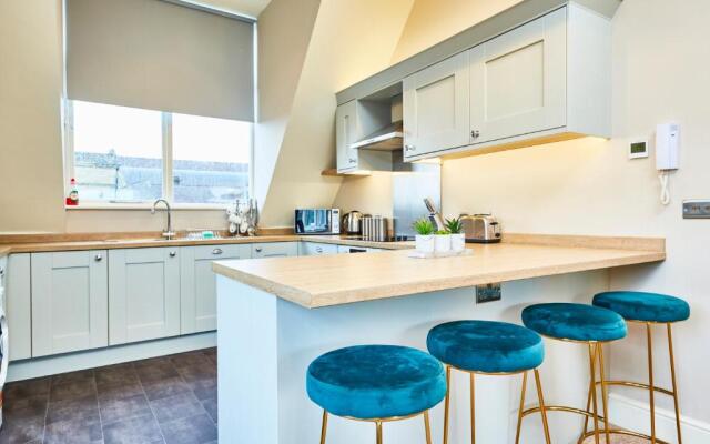 Stunning Central Gems of Harrogate - Sleeps 18!
