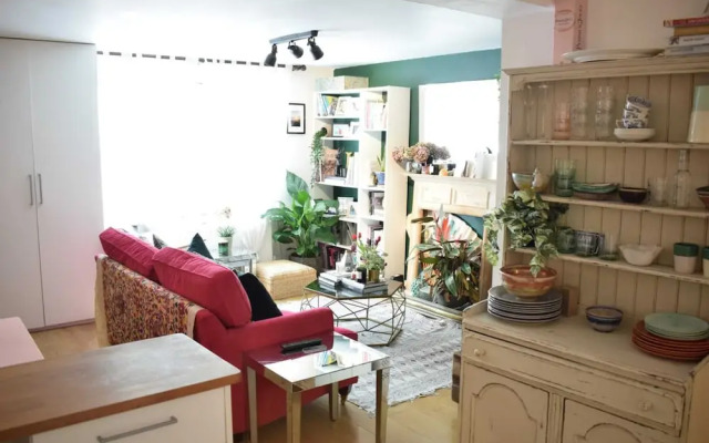 Shepherd's Bush 1 Bedroom Apartment