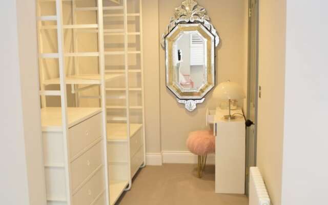 3 Bedroom Garden House in Dalston