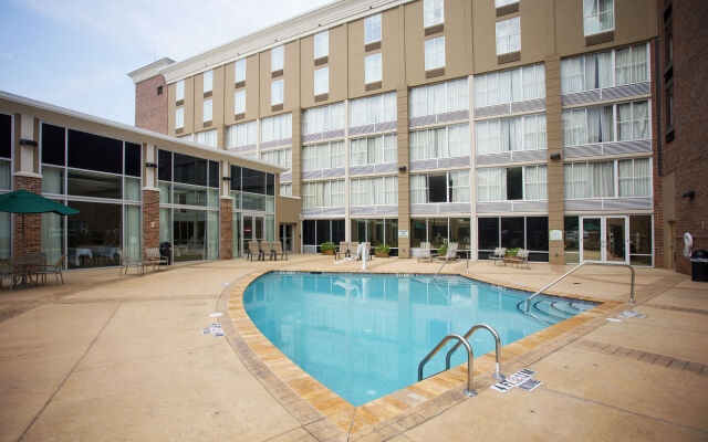 Holiday Inn Athens-University Area