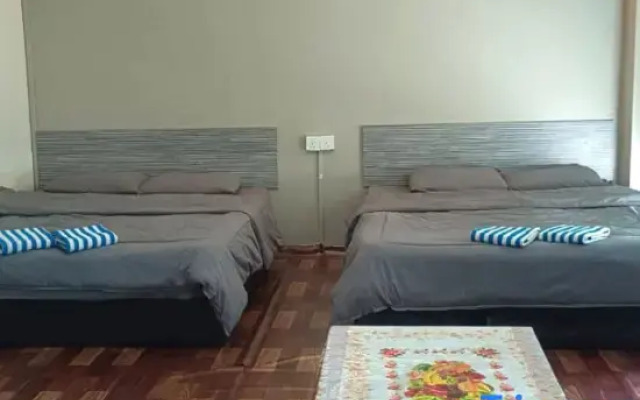 KL2F Empire Hotel  Empire