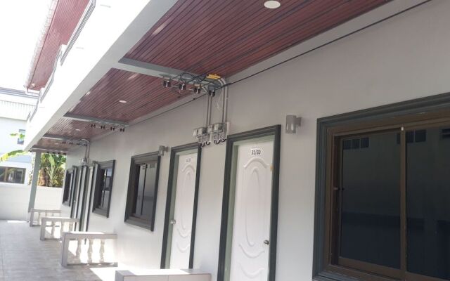 OYO 625 Airport Smile Place