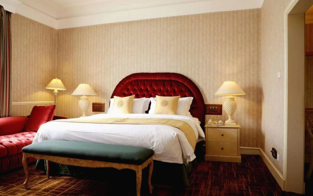 Jianguo Qianmen Hotel