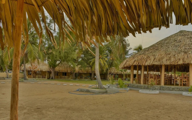 Royal Beach Arugambay