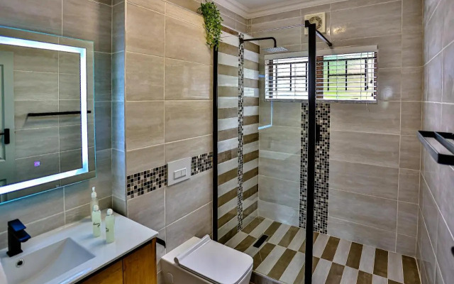 49 LaPirogue - Families only