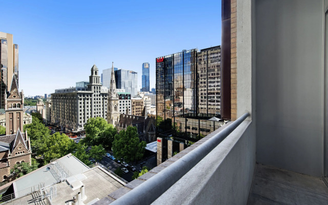 ULTIQA Little Collins