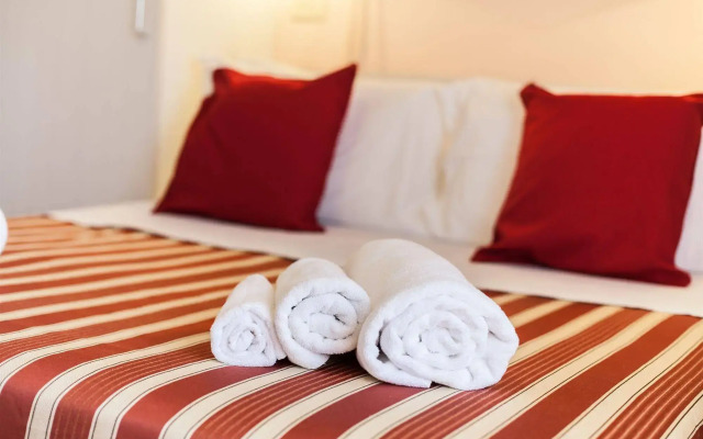 Color Metropolitan Family Hotel