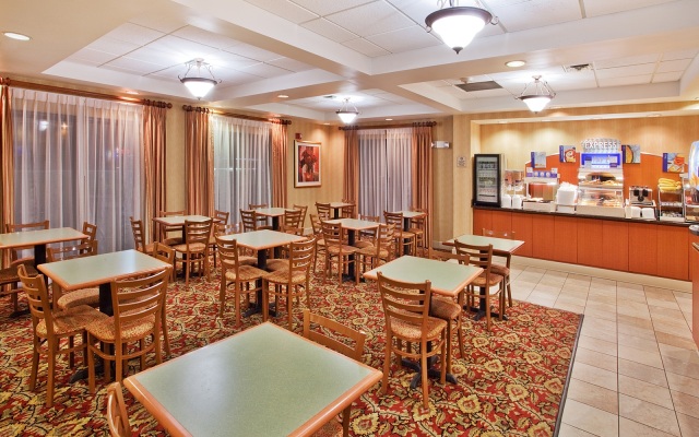 Comfort Inn & Suites Carrollton