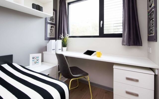Modern Student-Only Ensuite Rooms in Central Portsmouth