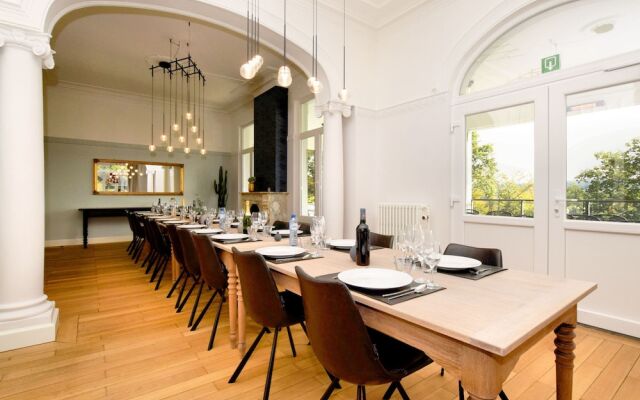 Affluent Holiday Home in Spa with Hot Tub, Garden, Sauna