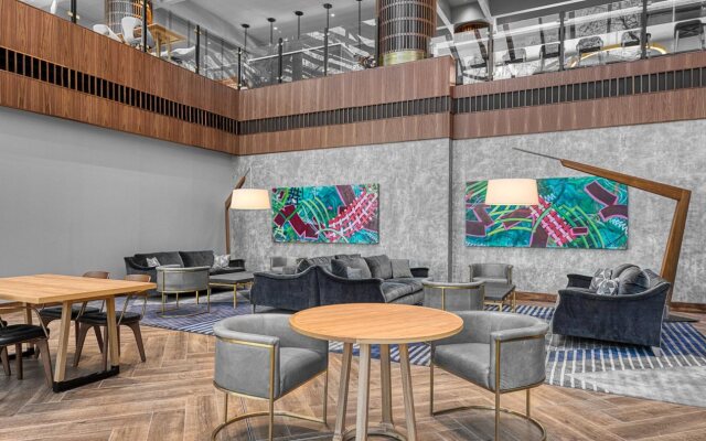 Crowne Plaza Atlanta Perimeter at Ravinia by IHG