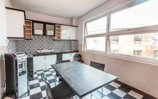 OYO Life 1437 W Residence