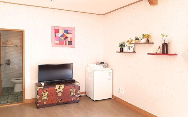 Pretty Hanok House