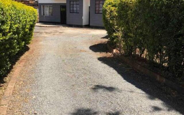 Serenity Studio, Lovely spacious 1-bedroom with ample parking