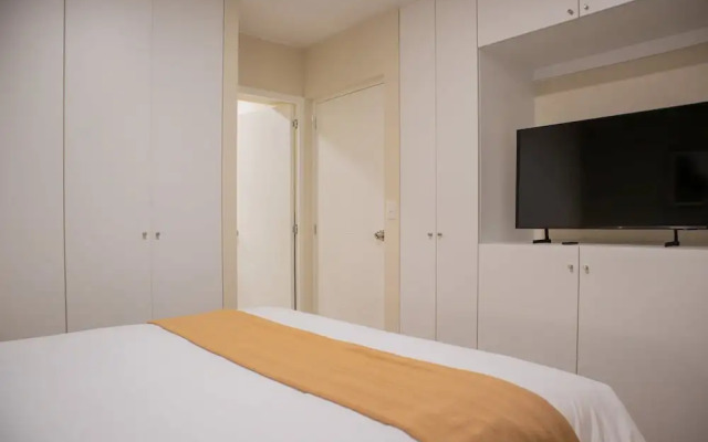 w Modern 2BR w Scenic Balcony Close to Kennedy Park