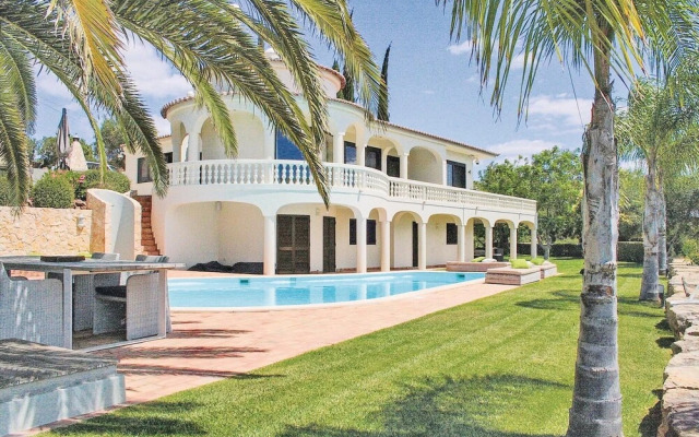 Stunning Home in Silves With Wifi and 4 Bedrooms