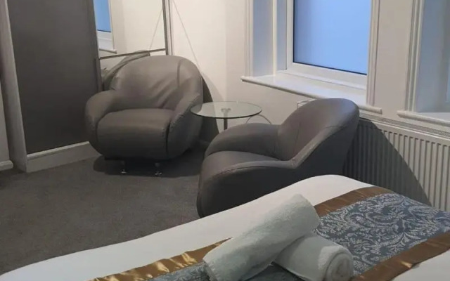 Hotel 33