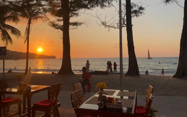 Deng's Kamala Beach Guesthouse