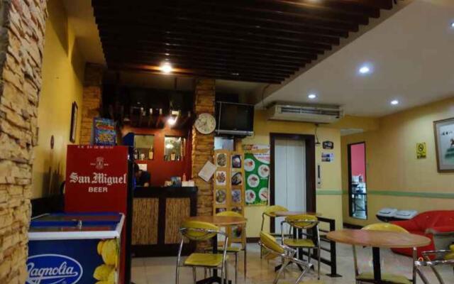 OYO 672 Capitol Tourist Inn (Vaccinated Staff)