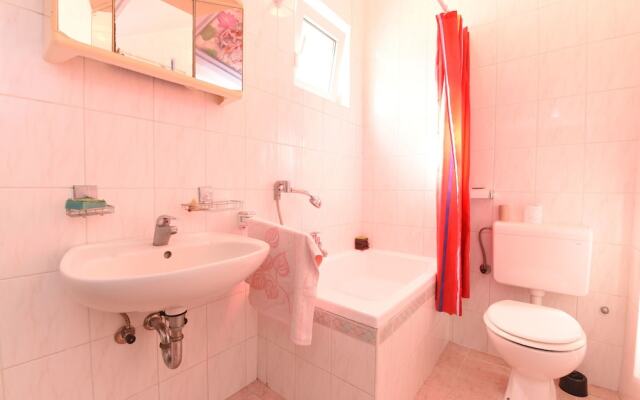 Apartment 1562