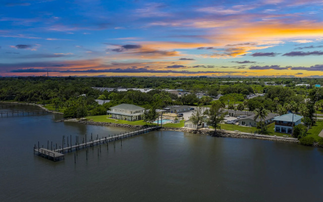 The Sportsman's Lodge & Marina