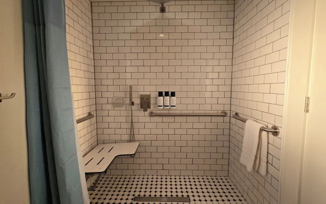 The Inn at Schoolhouse Creek