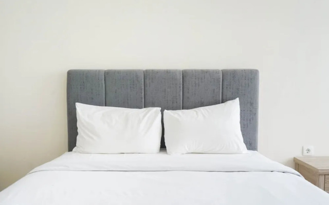 Minimalist and Homey Studio Menteng Park Apartment