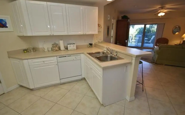 Oceanwalk 7-302 Apartment 2