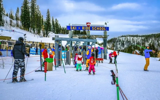 Willows At Grand Park 4 Bedroom Home by RedAwning