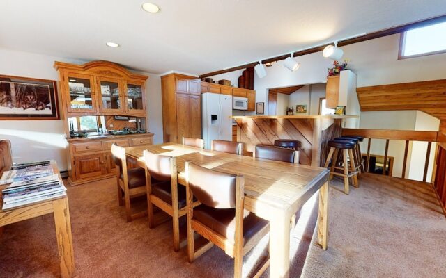 Snowcreek III 448 Pet-Friendly, Spacious and Bright, Gorgeous Meadow Views by RedAwning