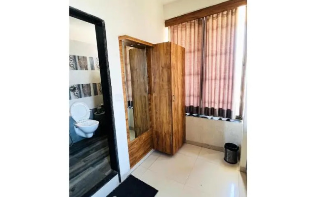 Oyo 41875 Hotel Hill City
