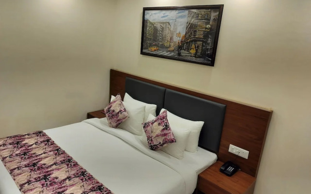 Hotel Luxe Opera NH8 - 7km from IGI Delhi Airport