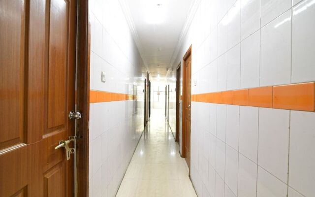 SPOT ON 39866 Hotel Dhruvathara