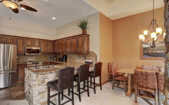 8912 The Springs 3 Bedroom Condo by RedAwning