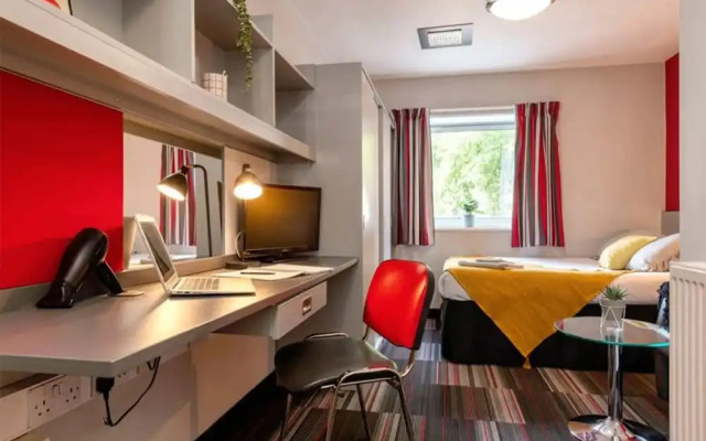 Student Only Clarendon Street