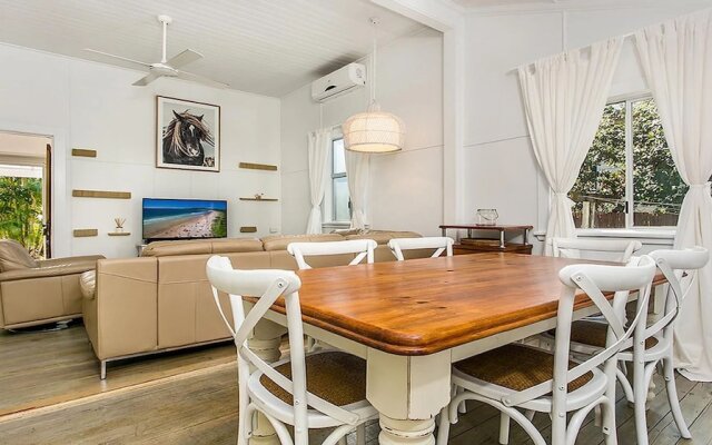 Your Luxury Escape - White Oak
