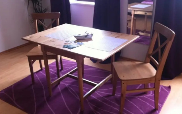 Book-A-Room City Apartment