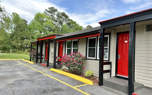 Whistling Pines - Daily & Extended Stay, Elizabeth City
